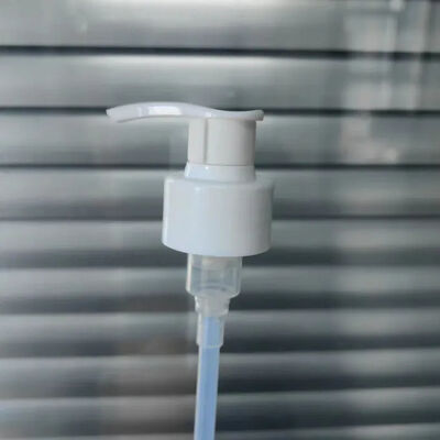 Stock Factory Direct Wholesale Black 28/410 Left-Right Lock with Clip Smooth Lotion Pump for Cosmetic Bottles