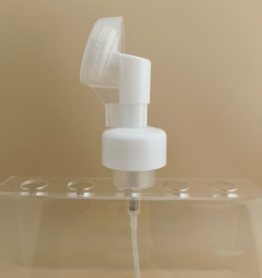 Delicate Design White Plastic Big Foam Pump with a Brush for Bodywash Bottles