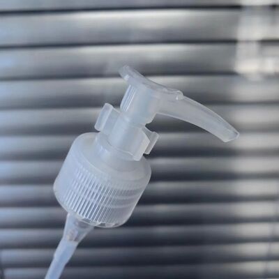 24 28/400 410 415 Black Color Smooth Left Right Screw Lock Lotion Dispenser Pump with Clip