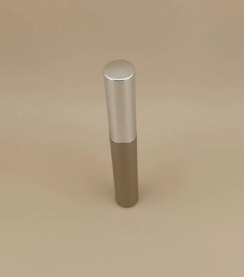 Bottled Eye Lash Brush with Golden Aluminium Screw Lid for Women